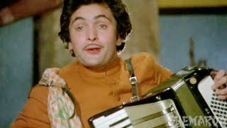 Amar Akbar Anthony  Action Scene  Rishi Kapoor  Amitabh Bachchan  Defeat Robert [upl. by Hsenid]