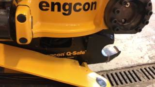 engcon detachable grabbers GRDQ amp GRDM [upl. by Nore]