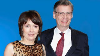 Große Trauer für Günther Jauch – Vor wenigen Minuten bestätigte seine Frau diese traurige Nachricht [upl. by Alikahs503]