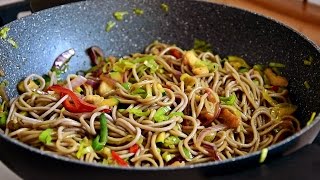 Lo mein  Noodles s povrćem i piletinom [upl. by Arramat]