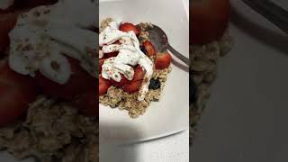 “ Oatmeal perfection sweet creamy and nutritious”strawberries blueberries toppings oats [upl. by Bullen98]