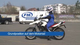 Grundposition auf dem Motorrad  FM Fahrschule Mannhard [upl. by Folly]