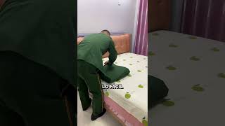 Cómo doblan el abrigo los militares en China 😲🪖 shorts china curiosidades [upl. by Noreht284]