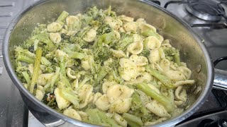 Orecchiette con broccoli e acciughe 😋🇮🇹 Italian food official 2023 [upl. by Lethia631]