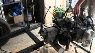 Tutoriel 2cv 21 Repose moteur boite [upl. by Birk]