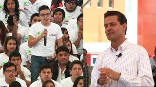 Estudiante pone en aprietos y le hace pregunta en Inglés a Peña Nieto le responde quotIN SPANISHquot [upl. by Charlena746]