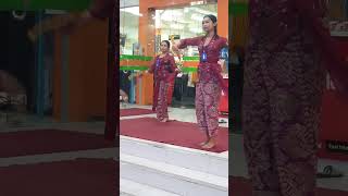 Balinese Legong dancers at the local Ubud supermarket [upl. by Marya800]