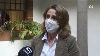 Teresa Ribera sigue con los científicos del CSIC la evolución del volcán [upl. by Eudoxia908]