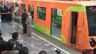 Presentan nuevos trenes de la Línea A del Metro [upl. by Will]