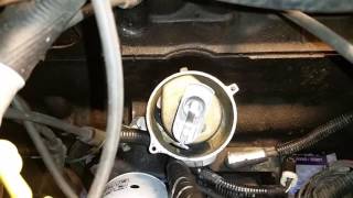 Replacing the DistributorCapSeal on 88 Jeep Cherokee [upl. by Nerrag]