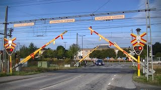 Spoorwegovergang Märsta S  Railroad crossing  Järnvägsövergång [upl. by Gerius]