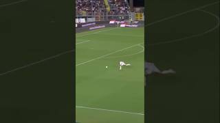 Unbelievable Solo Goal Player Takes on 4 Defenders and Scores [upl. by Naples]