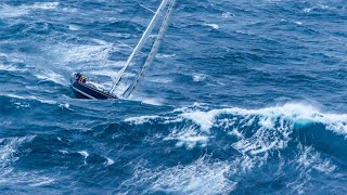 YATES NAUFRAGANDO EN PLENO TEMPORAL  BARCOS PEQUEÑOS EN MEDIO DEL TEMPORAL [upl. by Hurlee24]