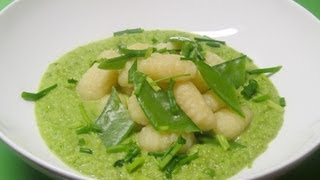 Tutorial Gnocchi mit Erbsensauce [upl. by Kev704]