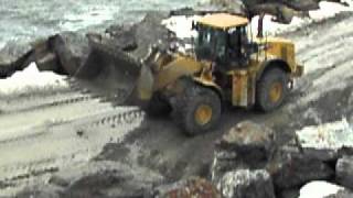 Cat 980 Vs Volvo L220AVI [upl. by Dorfman]