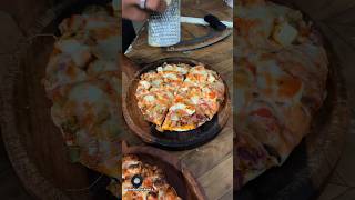 Pizza kaise banate hain 😱😋 shorts food pizza minivlog [upl. by Danziger]