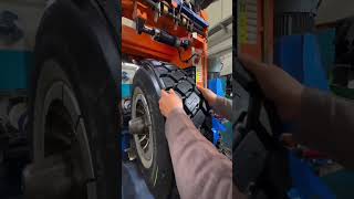 Car chain installation car maintenance car knowledge 60 [upl. by Ynnattirb859]