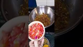 Sev Tamotar ki sabji  sev Tameta Easy sabji  Easy Recipe yamiszkitchen short viralvideos [upl. by Gothard861]