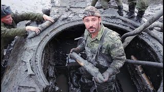 A T34 TANK FROM THE SECOND WORLD WAR WITH THE DEAD CREW WAS TAKEN OUT OF THE RIVER [upl. by Nnadroj]