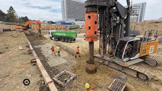 Výkop stavební jámy a provádění pilot  Liebherr Cat Doosan Volvo [upl. by Eon60]