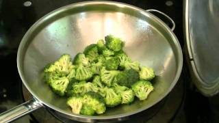 Agarecept Wokschotel met broccoli cashewnoten en oestersaus [upl. by Eniwtna464]