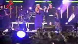 Nelly Furtado Juanes Te busque Fotografia LIVE [upl. by Gordan313]