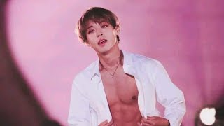 박지훈 Park Jihoon Show his ABS for the first time in WANNA ONE 워너원 Therefore Concert [upl. by Martainn]