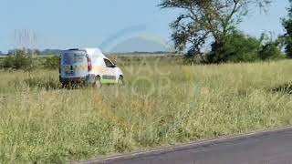 Insuperable una camioneta de Seguridad Vial en contramano por la autovía 3 [upl. by Electra607]