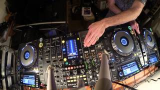 Three turntable mixing tutorial by Ellaskins the DJ Tutor [upl. by Alaehs374]