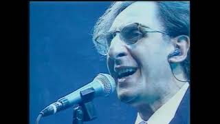 E ti vengo a cercare  Franco Battiato Live 1997 [upl. by Ordnasil668]