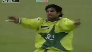 Wasim Akram Greatest Swing bowling  Brilliant setup To Gary Kirsten  World cup 1999 [upl. by Assenay]