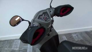 Comment monter des manchons chauffants sur sa moto ou son scooter [upl. by Erbma702]