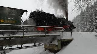 Fichtelbergbahn bleibt hängen 99 17733 schleudert extrem [upl. by Herzel]