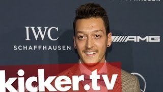 Ehrenpreis für Wohltätigkeit Award für Messt Özil  kickertv [upl. by Ellessig]