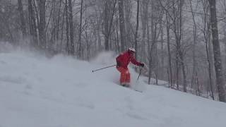 Jouer en ski dans une tempête de neige par FRED LÉPINE [upl. by Enialed]