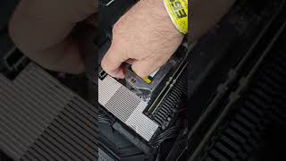 Como instalar un CPU de 5000 dólares ft Threadripper 7980X amdcpu shorts hedt [upl. by Edie]