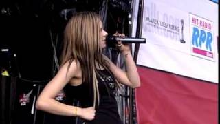 Avril Lavigne  Complicated live in mtv vmas 2002 [upl. by Mullac]