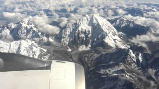 Volando sobre el nevado Salcantay Cusco  Perú [upl. by Harness]