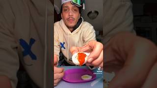 Boiled egg with everything bagel seasoning with sriracha review food foodie snackhack foodreview [upl. by Jordison]