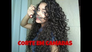 COMO CORTAR CABELO CACHEADO EM CASA  CORTE EM CAMADAS  CAROLINA BRUNA [upl. by Westbrooke]