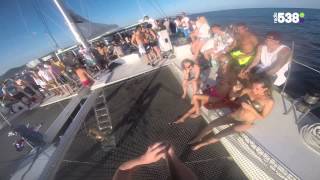 Wat als je de 538 Ibiza Week winnaars een GoPro geeft op de partyboot [upl. by Arot928]