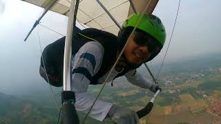 Terbang Gantolle lagii  di gunung panten majalengka gantolle hanggliding explorejawabarat [upl. by Atteuqcaj]