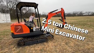 Review and thoughts on a 25 Chinese mini excavator [upl. by Alleen]