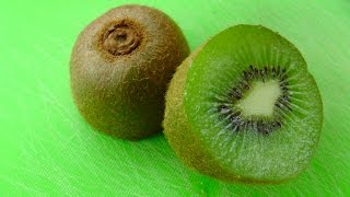 How to eat a Kiwi Fruit [upl. by Amandie]