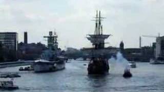 Swedish ship Götheborg Gun Salute to London [upl. by Ariam]