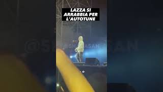 Lazza si arrabbia per l’autotune sbagliato lazza sirio live [upl. by Tnek]