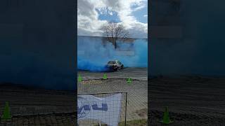 Mercedes E500 turbo brutal burnout with blue tiresmoke mercedesdrift [upl. by Lsiel]