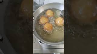 Mysore Bonda southindianfood breakfast southindian mysorebonda mysorebajji food foodlover [upl. by Airbmak]