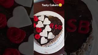 Love theme cake design🥰 love lovecake cakedesign tastycakers viralshort chefaroobaansari like [upl. by Akimit597]