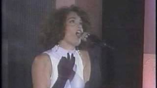 Tatiana quotLeyes del Corazonquot En Vivo quien te puede amar [upl. by Airemaj959]